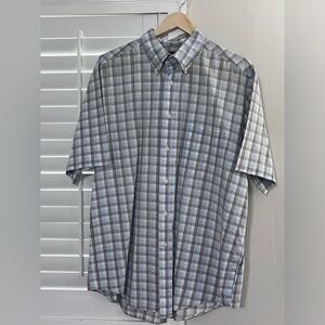 Roundtree & Yorke men’s dress shirt size large